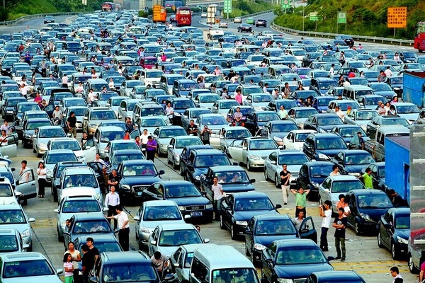 國(guó)慶歸來(lái)，良辰有100種理由讓您備一個(gè)汽車(chē)啟動(dòng)電源！